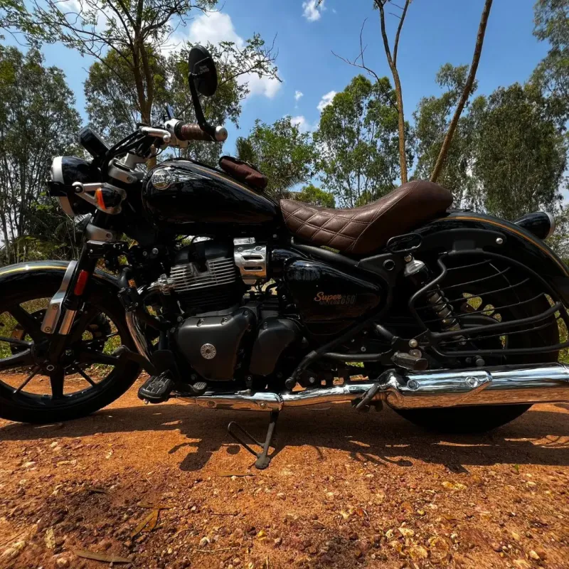 Royal Eenfield Super meteor 650 solo Rider Seat Double Diamond