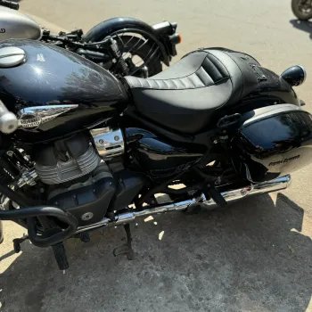 Super Meteor 650 Ribbed Solo Rider Seat