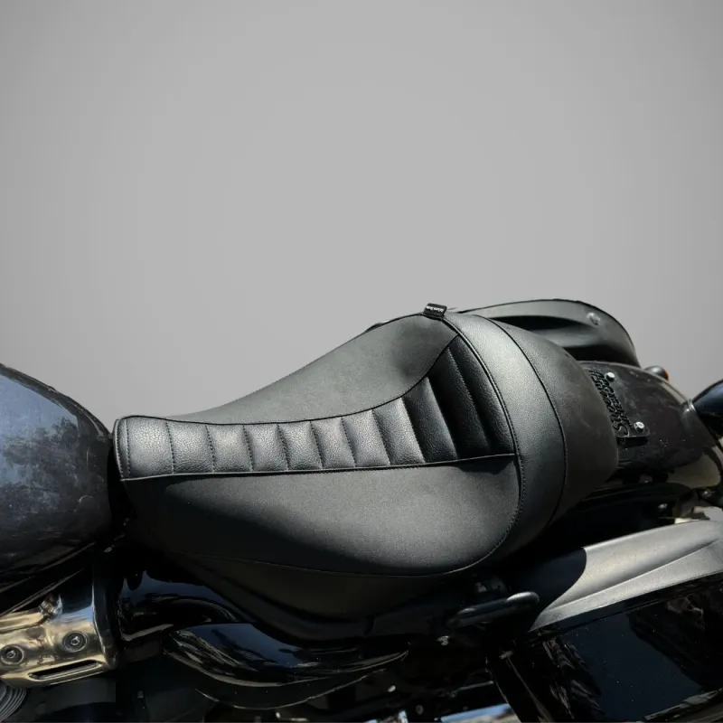 Super Meteor 650 Ribbed Solo Rider Seat
