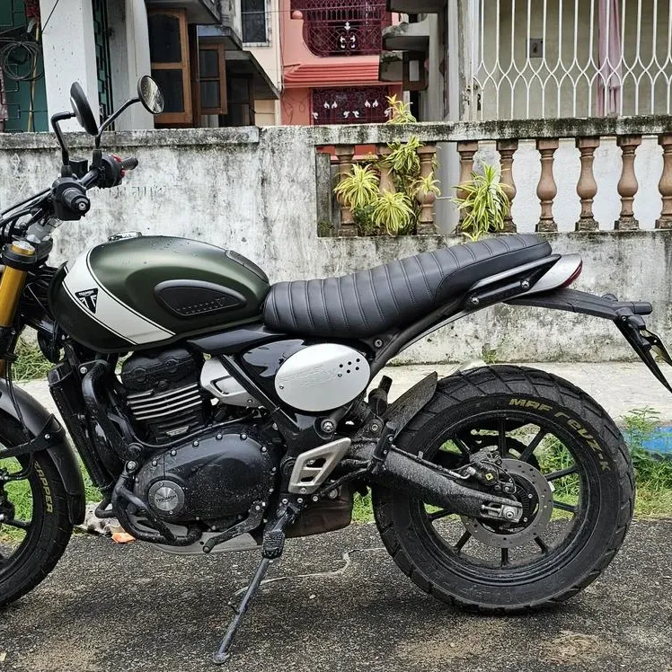 Triumph Scrambler 400X Ribbed Bench Comfortable Seat