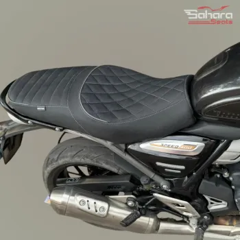 Triumph Speed 400 / T4 Signature Saddle – Sleek Design & Long Ride Comfort