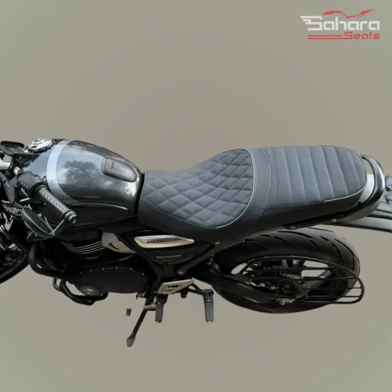 Triumph Speed 400 / T4 Signature Saddle – Sleek Design & Long Ride Comfort