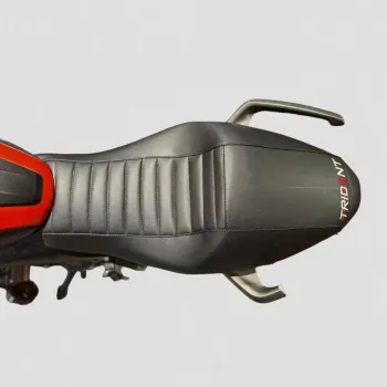 Triumph Trident 660 Custom Seat