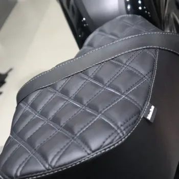 Yamaha XSR 155 / XSR 125 King & Queen Seat Royal Edition Design