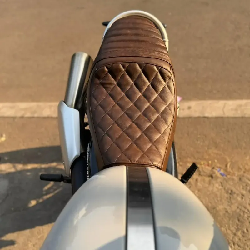 Triumph Scrambler 1200 XE, XC & X Retro Luxe Seat – Dual Tone Brown Diamond Panel Design